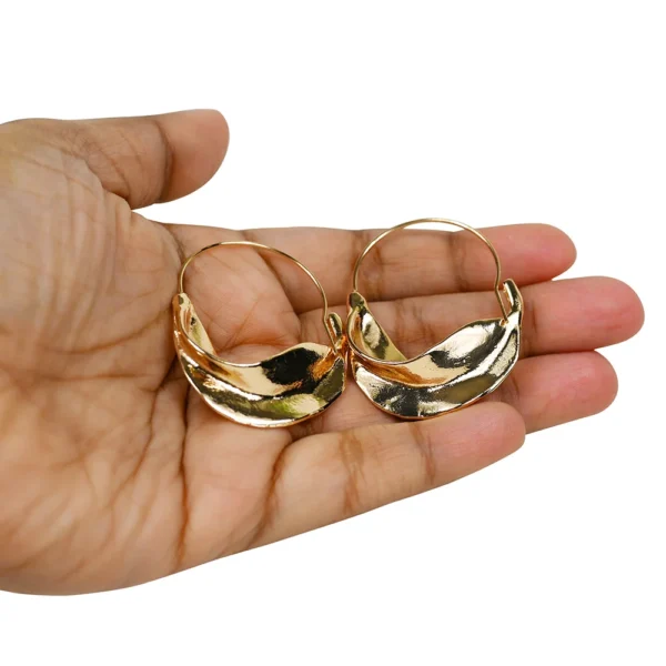 Golden Leaf Circle Earring. Hoop Earrings. Hoop Earrings for sale! Perfect for date night earrings. Drop earrings for sale! Best novelty gift shop. Shop Online for cute stud earrings at Cutefunnystuff.com Hot selling products. Cute Funny Products, Gift shop online. Toronto Ontario Canada
