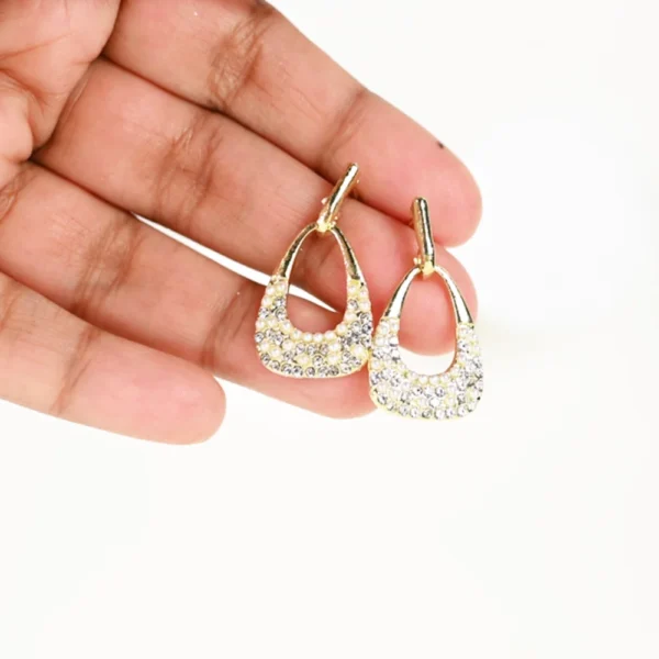Elegant Oval Drop Earrings. Drop Earrings for sale! Shop Online for cute stud earrings at Cutefunnystuff.com Hot selling products. Cute Funny Products, Gift shop online. Toronto Ontario Canada